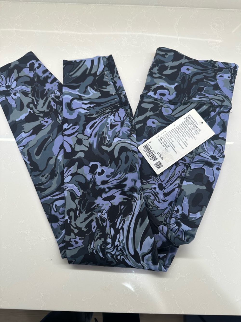 NWT Lululemon Black & Lavender Abstract Camo Leggings. Size: 6 Women’s